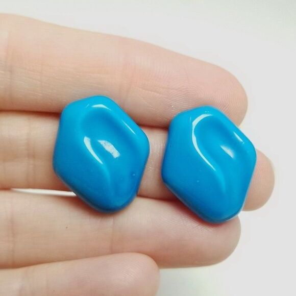 Vintage Blue Enamel Stud Earrings, Wavy Hexagon Shape, Bright 80s Style - Picture 1 of 6